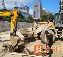 操日本小骚B高温下的坚守｜道路建设者用汗水铺就畅通路